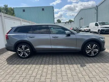 V60 Cross Country T5 Pro AWD  360 Kam Leder H&K