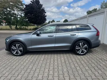 V60 Cross Country T5 Pro AWD  360 Kam Leder H&K