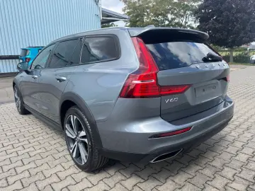 V60 Cross Country T5 Pro AWD  360 Kam Leder H&K