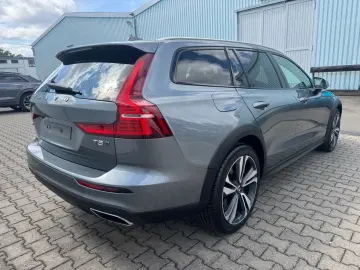 V60 Cross Country T5 Pro AWD  360 Kam Leder H&K
