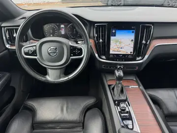 V60 Cross Country T5 Pro AWD  360 Kam Leder H&K