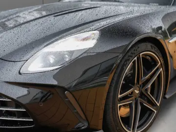 V8 Vantage Coupé