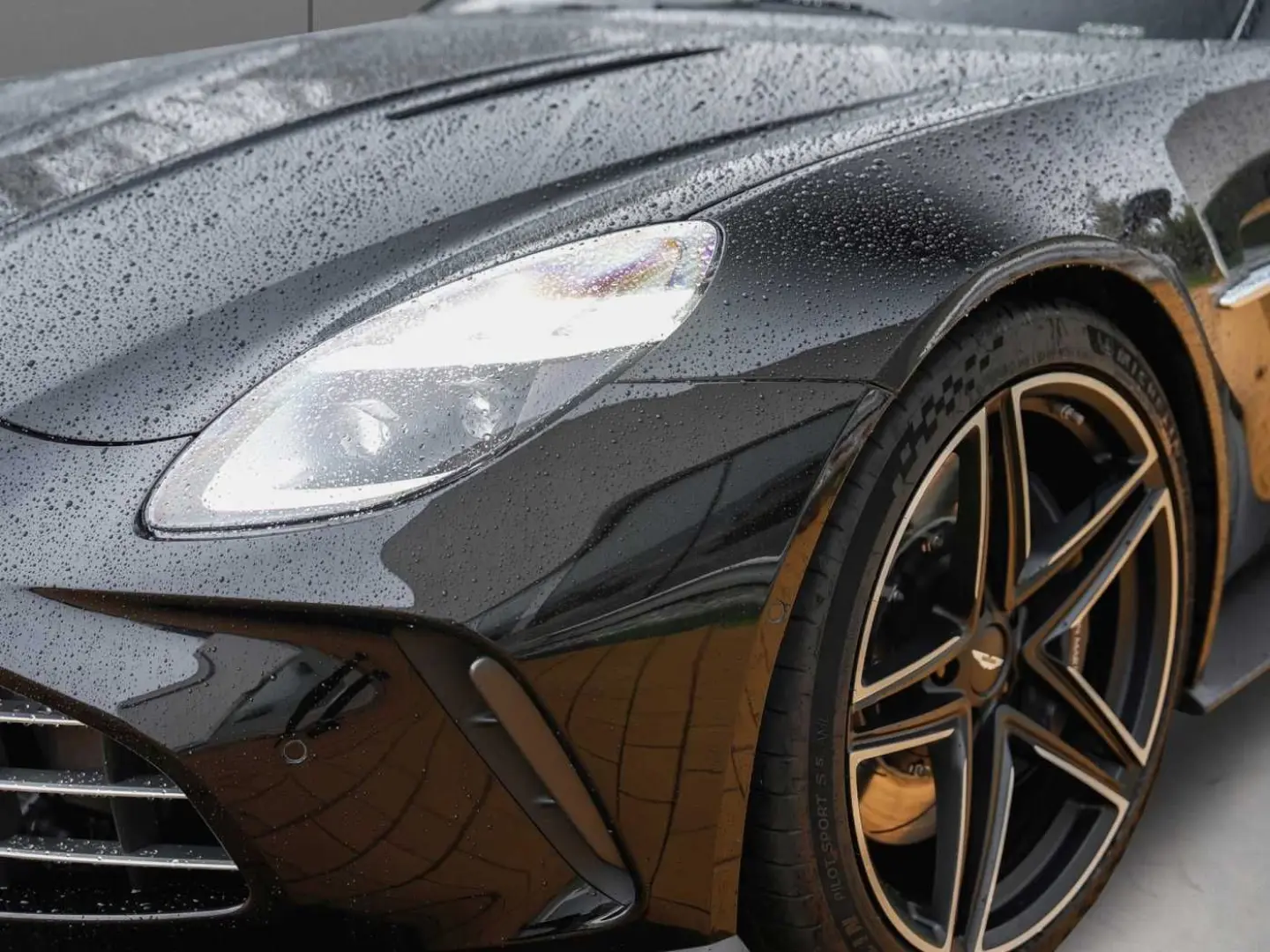 V8 Vantage Coupé