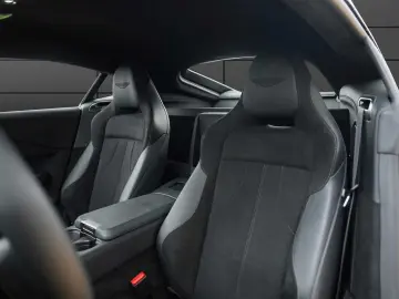 V8 Vantage Coupé