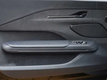 V8 Vantage Coupé