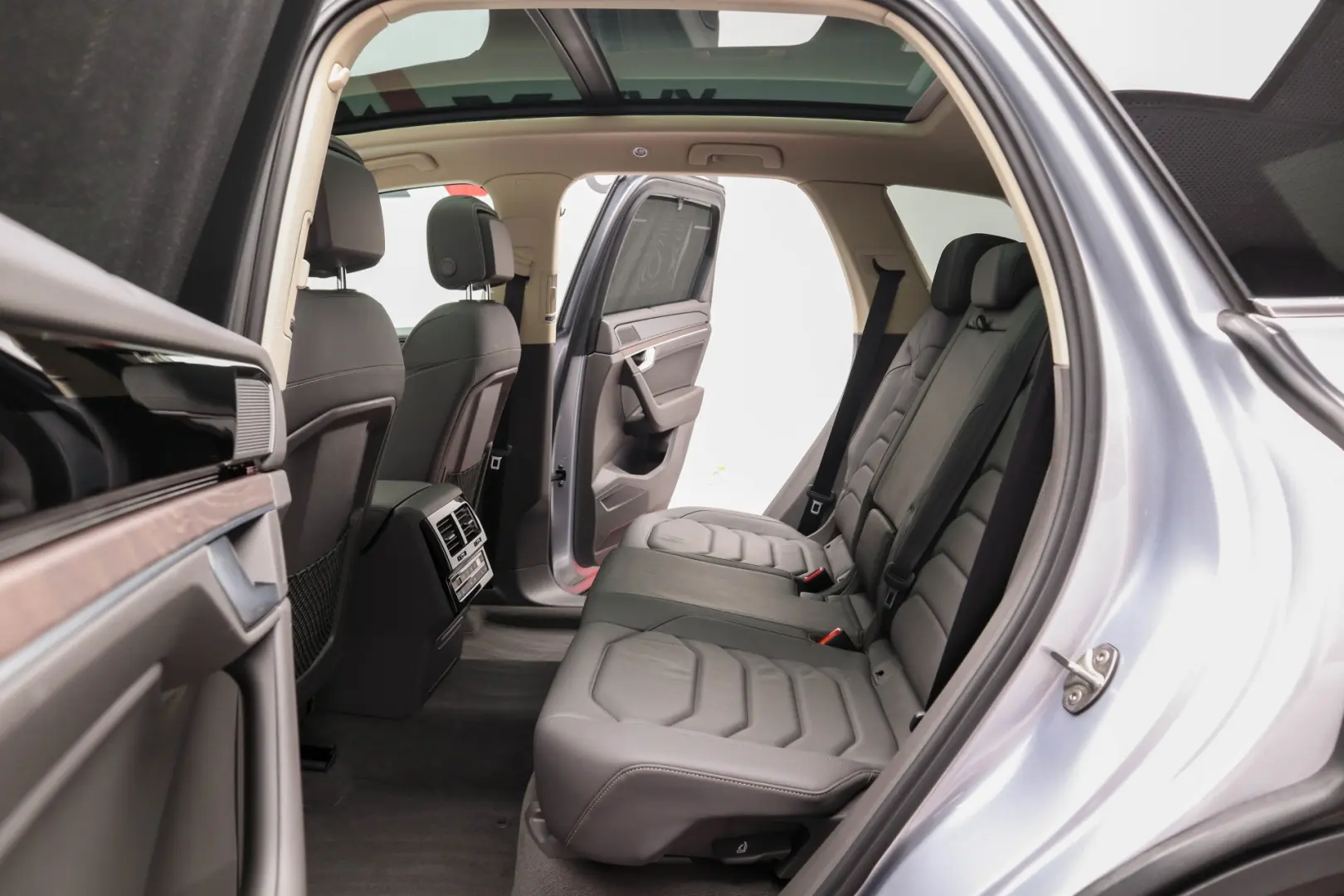 Touareg eHYBRID IQ Light Nightvision Panoramic Piele Gri