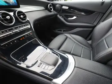 GLC 300 de 4Matic Coupe Kamera SHZ Einparkh. Tem