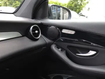 GLC 300 de 4Matic Coupe Kamera SHZ Einparkh. Tem