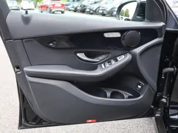 GLC 300 de 4Matic Coupe Kamera SHZ Einparkh. Tem