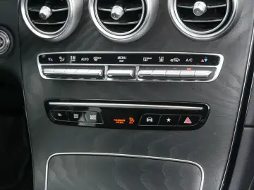 GLC 300 e 4MATIC Coupé  AMG NIGHT LED NAVI KEYL