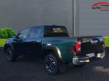 Hilux 2.8 Double Cab Automatik  Navi SHZ Wanne
