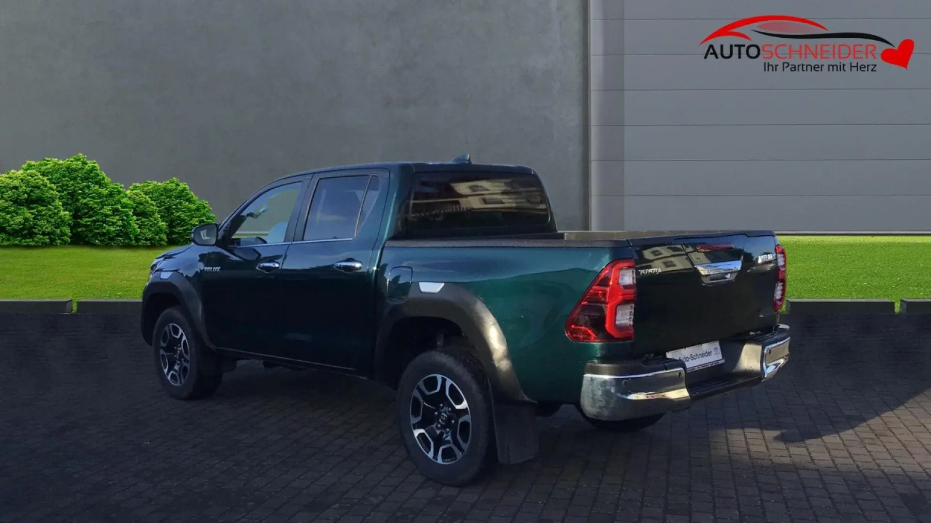Hilux 2.8 Double Cab Automatik  Navi SHZ Wanne