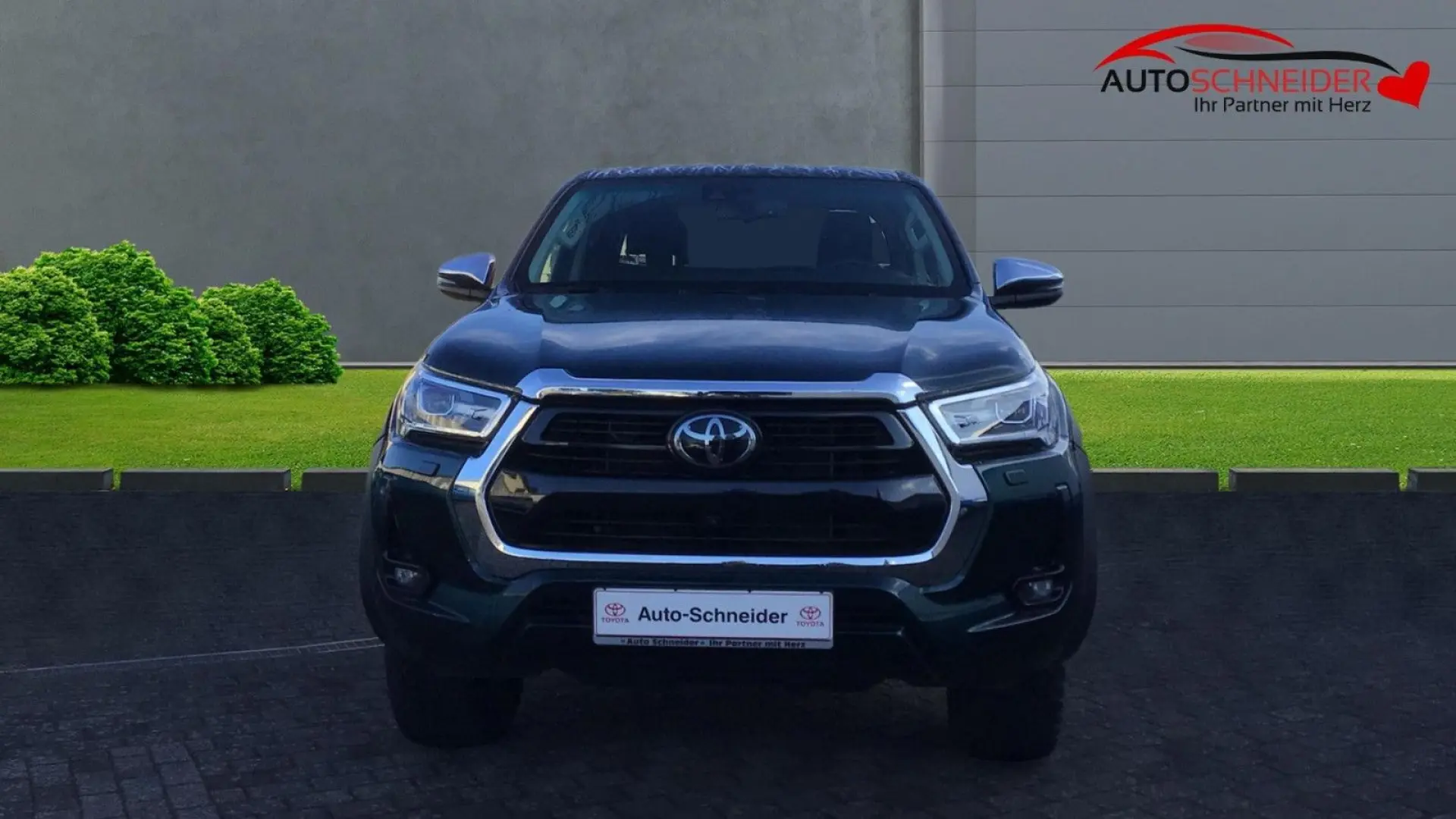 Hilux 2.8 Double Cab Automatik  Navi SHZ Wanne