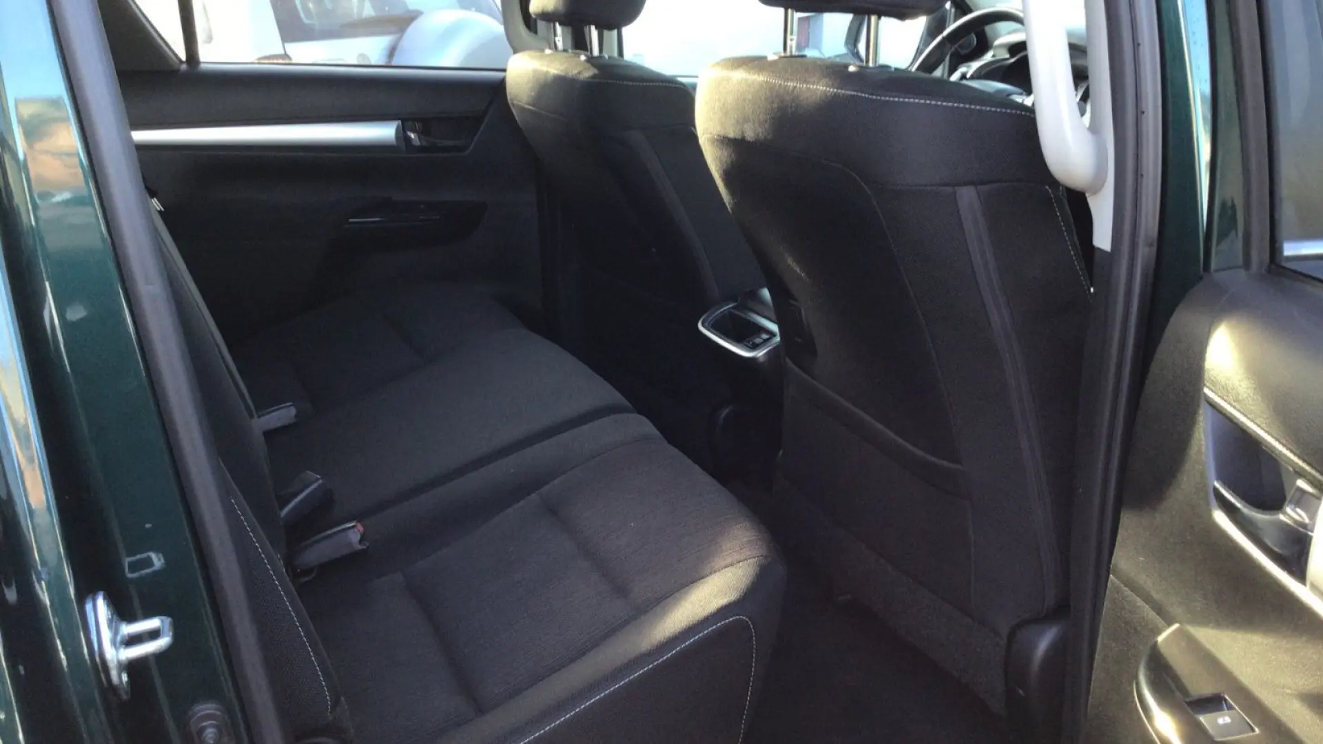 Hilux 2.8 Double Cab Automatik  Navi SHZ Wanne
