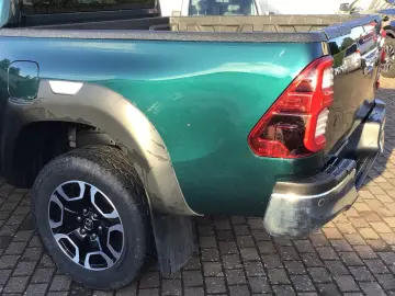 Hilux 2.8 Double Cab Automatik  Navi SHZ Wanne