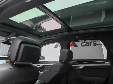 Touareg eHybrid Panoramic Cockpit Dynaudio
