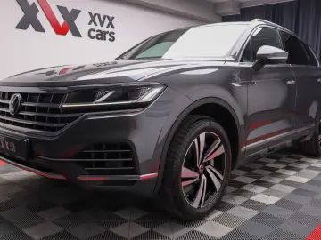 Touareg eHybrid Panoramic Cockpit Dynaudio