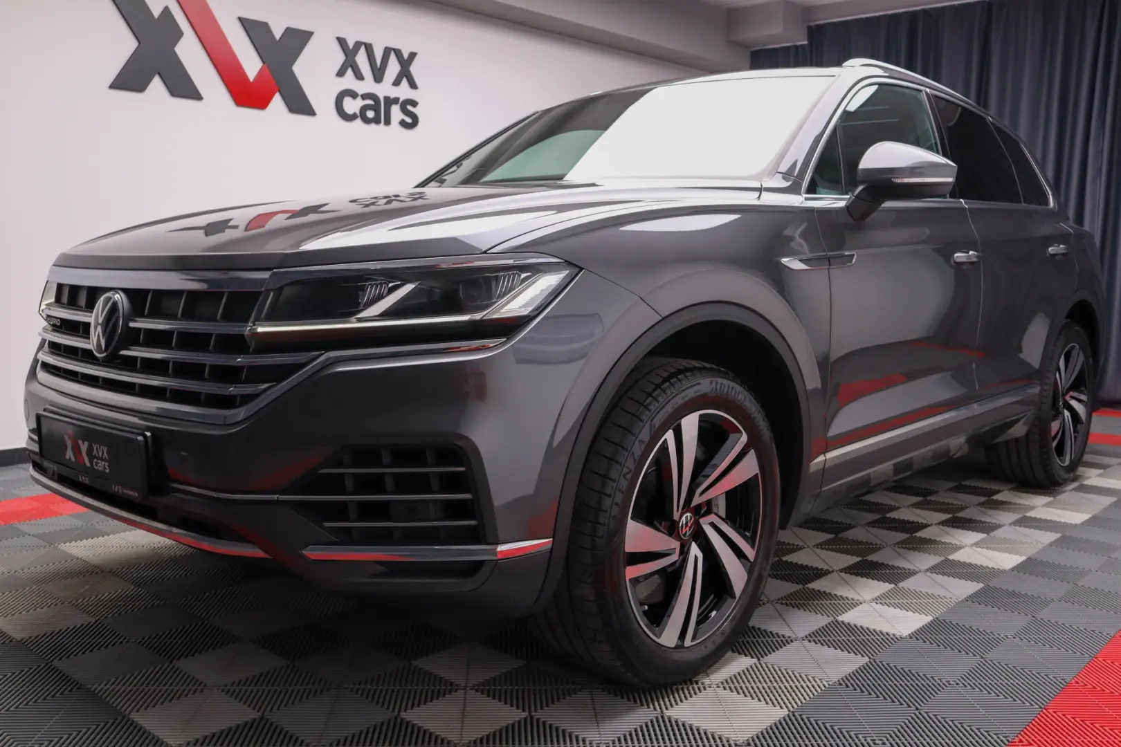 Touareg eHybrid Panoramic Cockpit Dynaudio