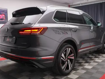 Touareg eHybrid Panoramic Cockpit Dynaudio