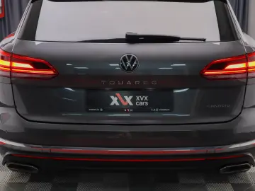 Touareg eHybrid Panoramic Cockpit Dynaudio