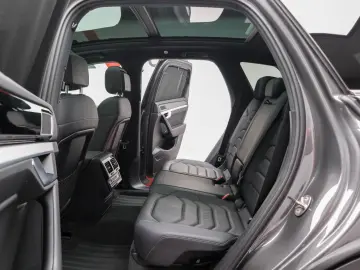 Touareg eHybrid Panoramic Cockpit Dynaudio