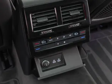 Touareg eHybrid Panoramic Cockpit Dynaudio