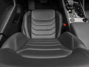 Touareg eHybrid Panoramic Cockpit Dynaudio
