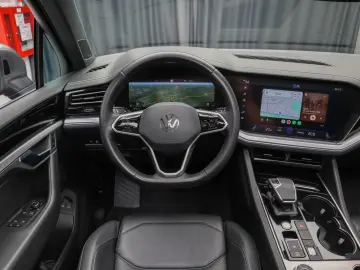 Touareg eHybrid Panoramic Cockpit Dynaudio