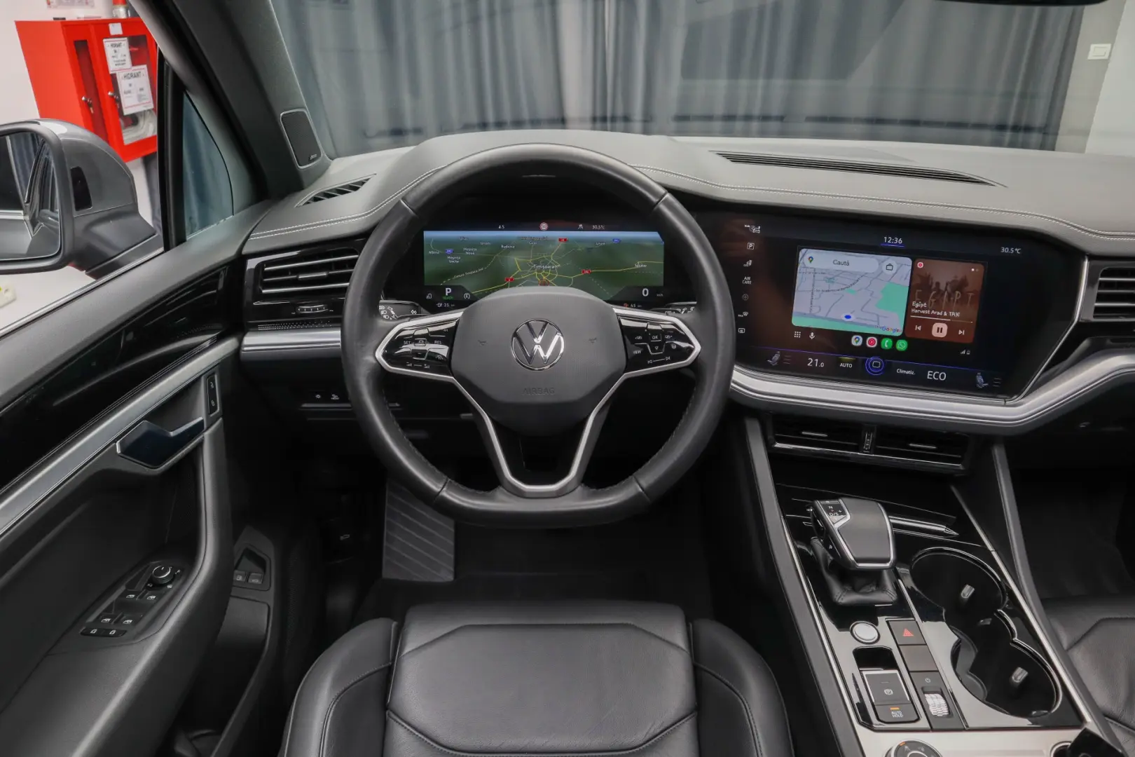 Touareg eHybrid Panoramic Cockpit Dynaudio