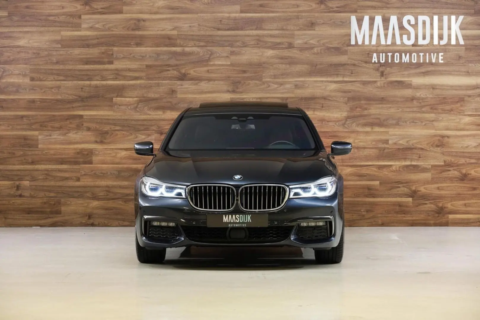 740 7-serie 740Le xDrive M-Sport Individual Rear