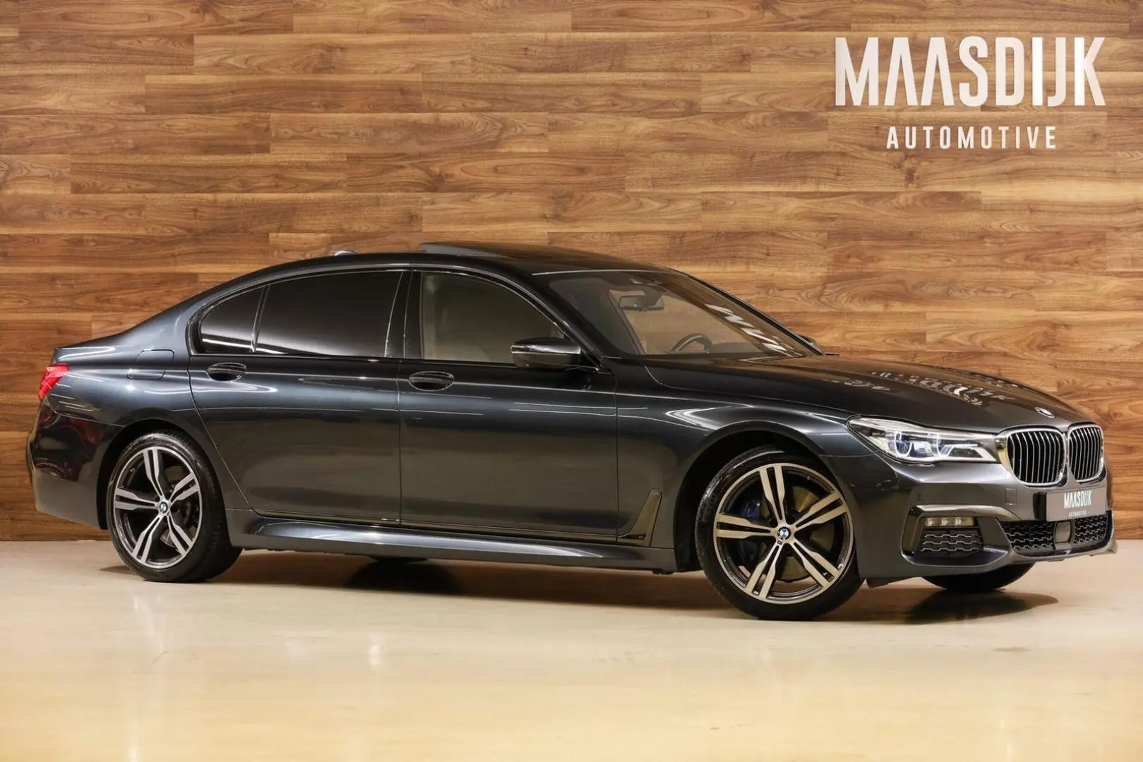 740 7-serie 740Le xDrive M-Sport Individual Rear