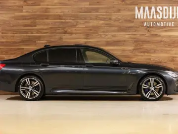 740 7-serie 740Le xDrive M-Sport Individual Rear