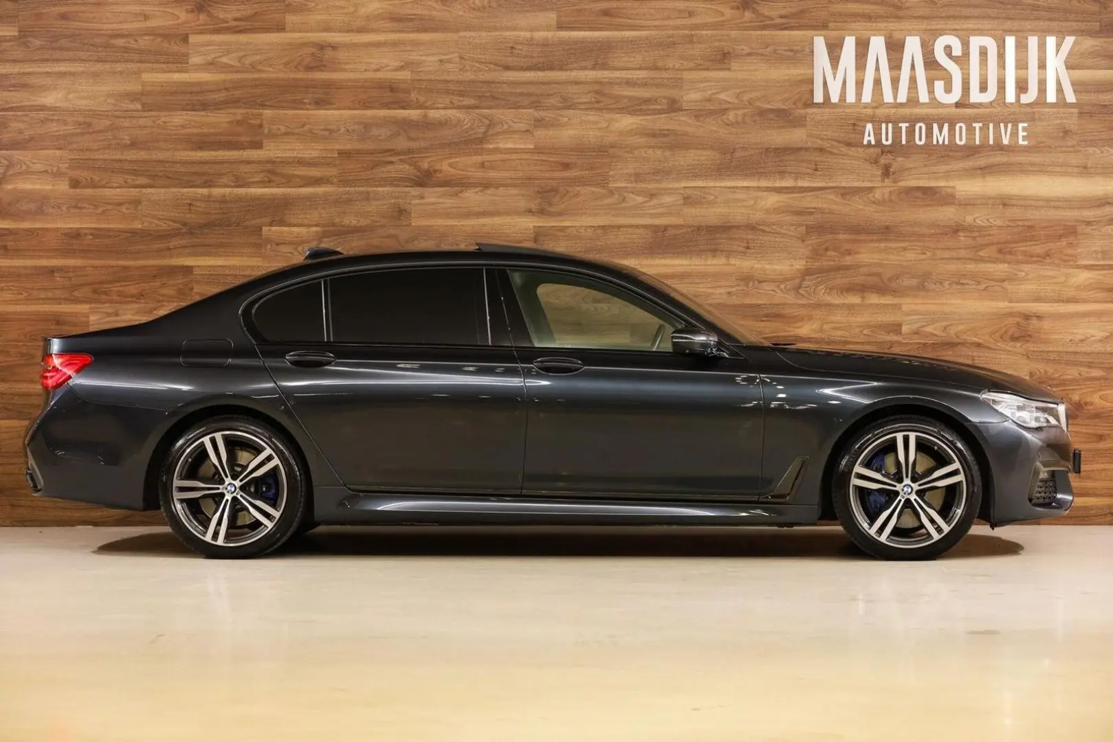 740 7-serie 740Le xDrive M-Sport Individual Rear