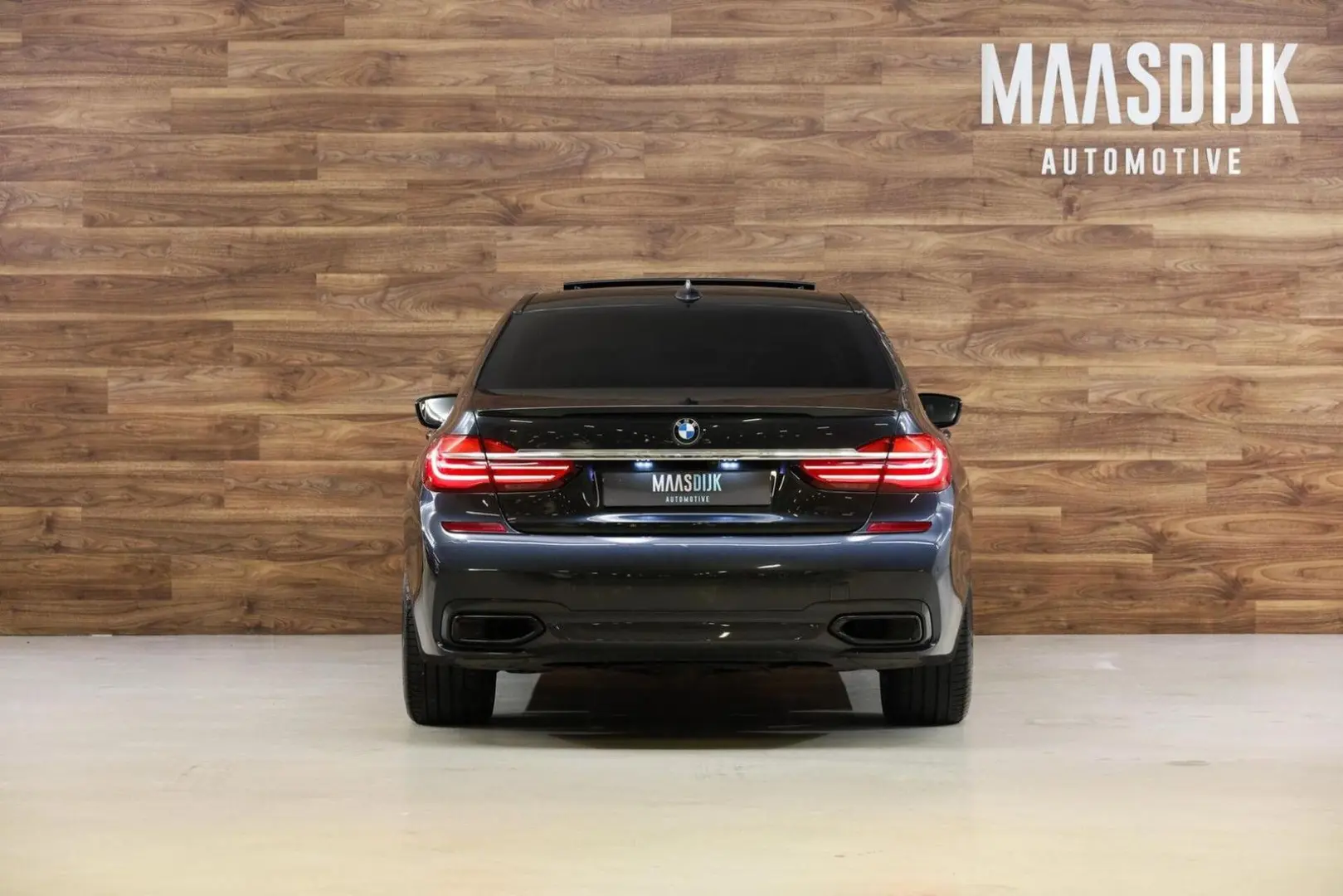 740 7-serie 740Le xDrive M-Sport Individual Rear