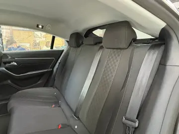 Peugeot 508 PureTech 180 EAT8 Allure