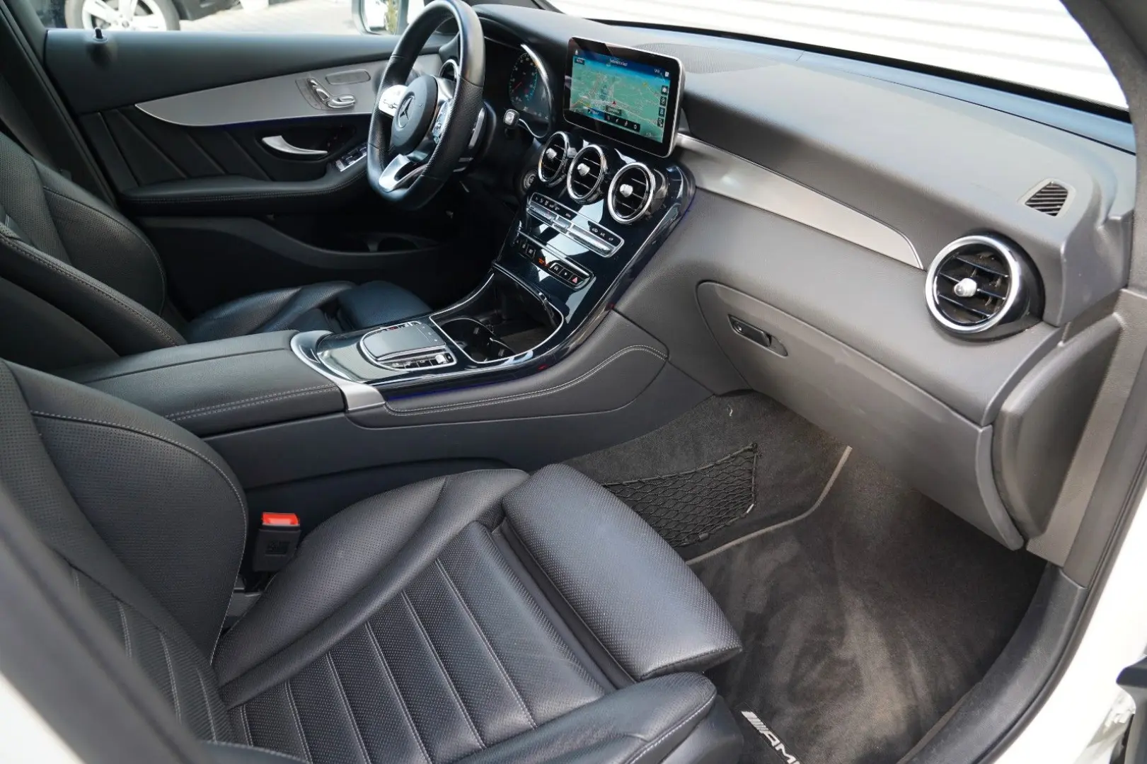 GLC300 Coupe 4M 2x AMG SHD MEMORY WIDE 360 KEYLE