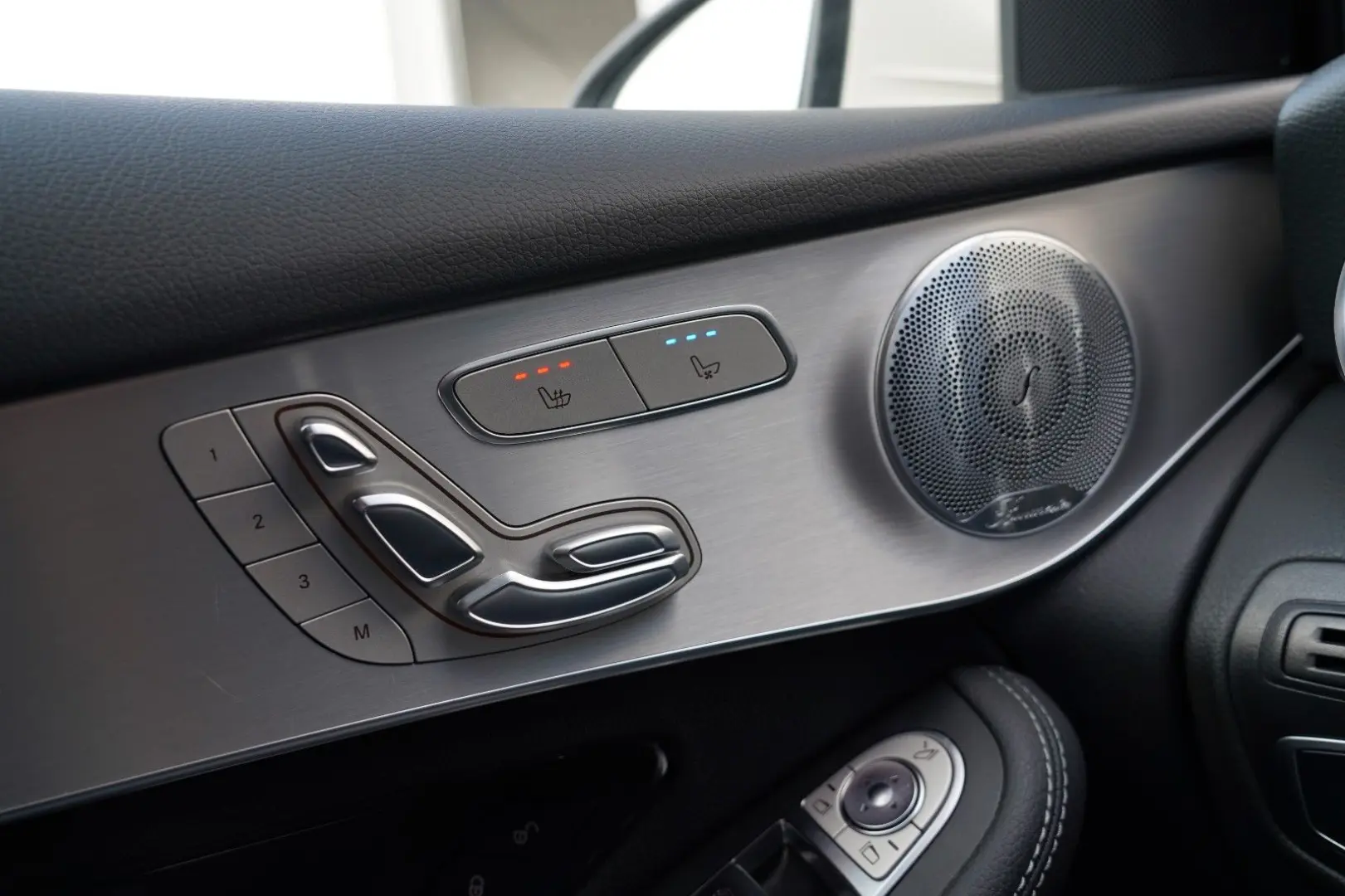 GLC300 Coupe 4M 2x AMG SHD MEMORY WIDE 360 KEYLE