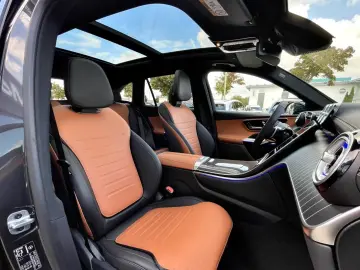Mercedes-Benz GLC 300 4M AMG Night Distr AHK Burm3D