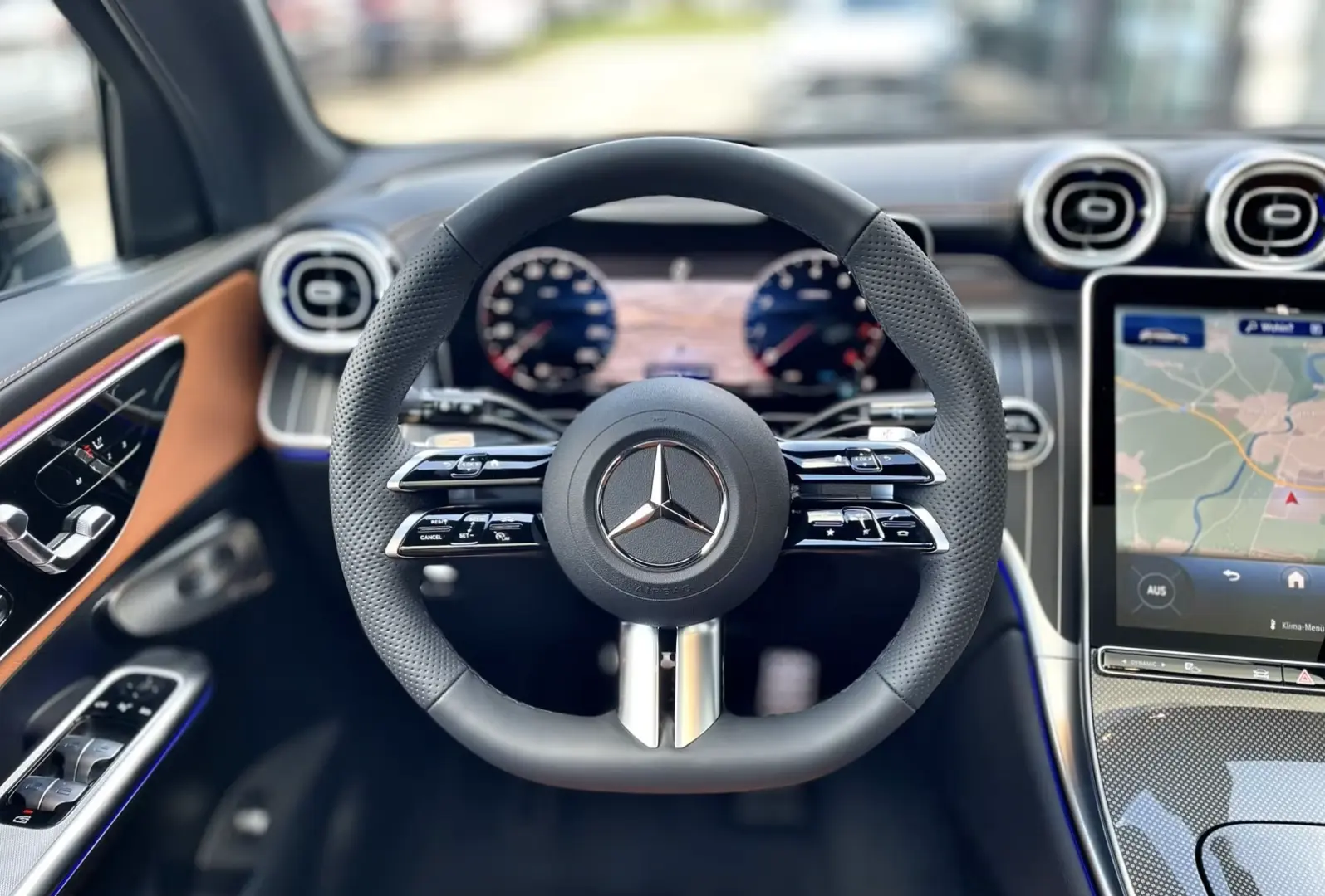 Mercedes-Benz GLC 300 4M AMG Night Distr AHK Burm3D