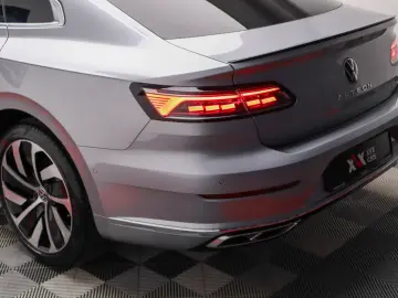 Arteon R Line eHybrid Cam360 Trapa ACC IQ Light Masaj