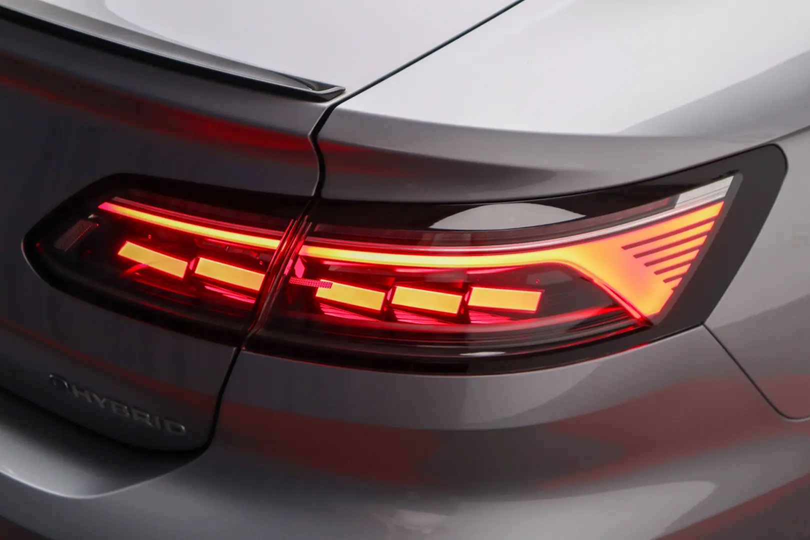 Arteon R Line eHybrid Cam360 Trapa ACC IQ Light Masaj