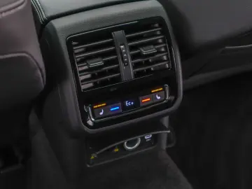 Arteon R Line eHybrid Cam360 Trapa ACC IQ Light Masaj