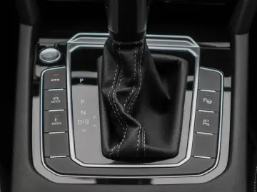 Arteon R Line eHybrid Cam360 Trapa ACC IQ Light Masaj