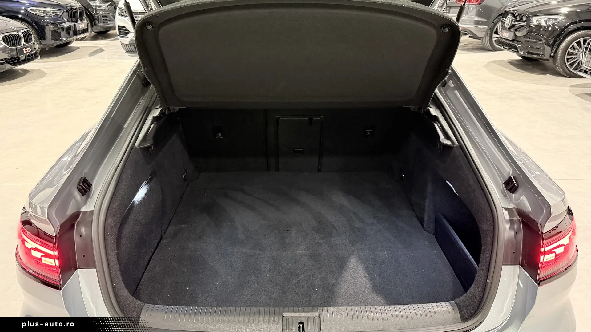 Arteon R Line eHybrid Cam360 Trapa ACC IQ Light Masaj