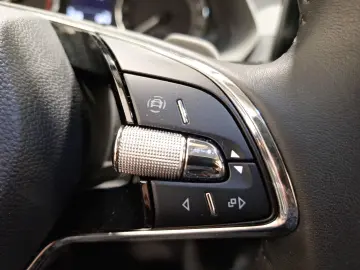 Octavia Combi 2.0 TDI DSG LED ALU Klimaauto. Tem