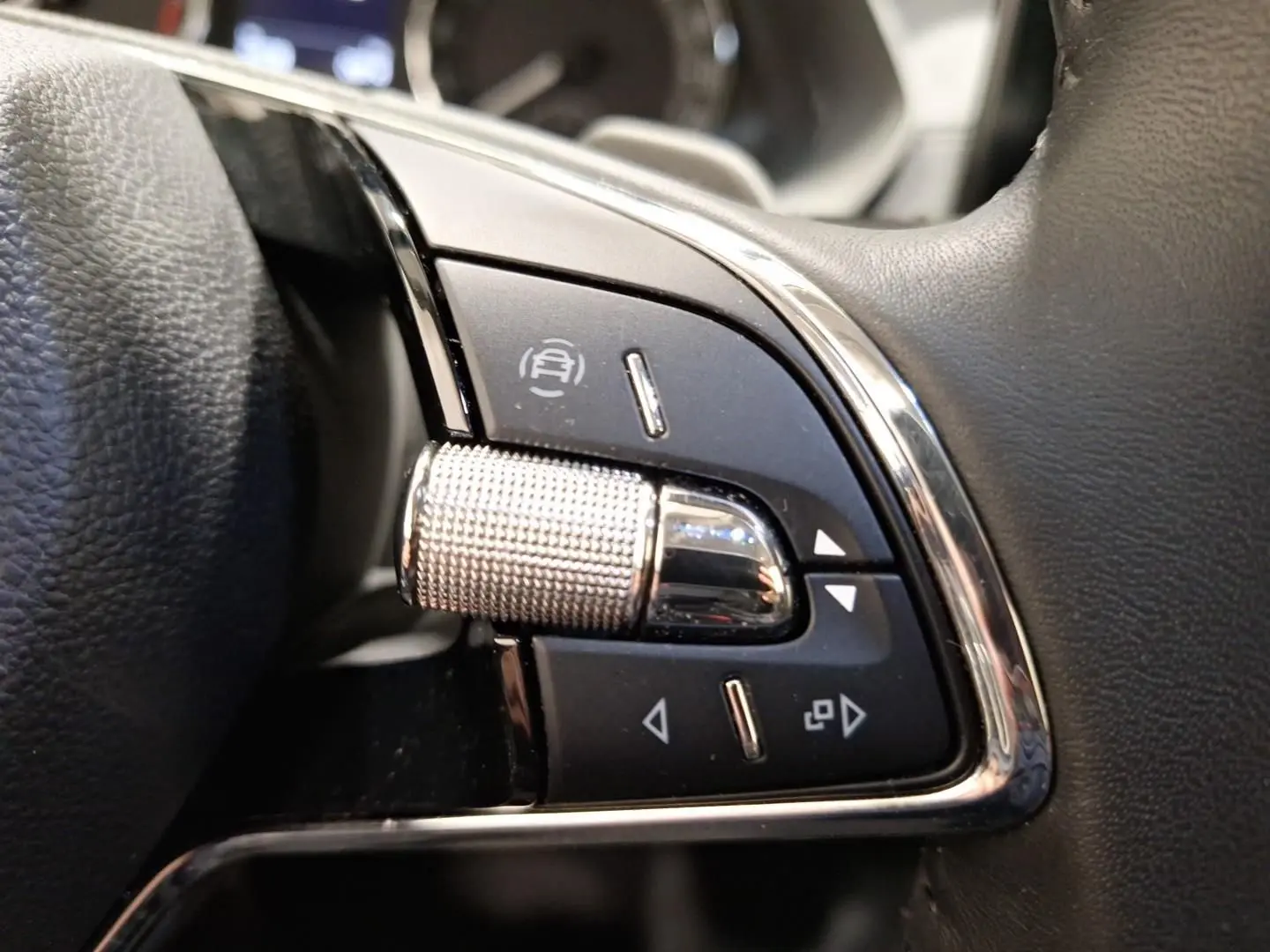 Octavia Combi 2.0 TDI DSG LED ALU Klimaauto. Tem
