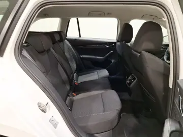 Octavia Combi 2.0 TDI DSG LED ALU Klimaauto. Tem