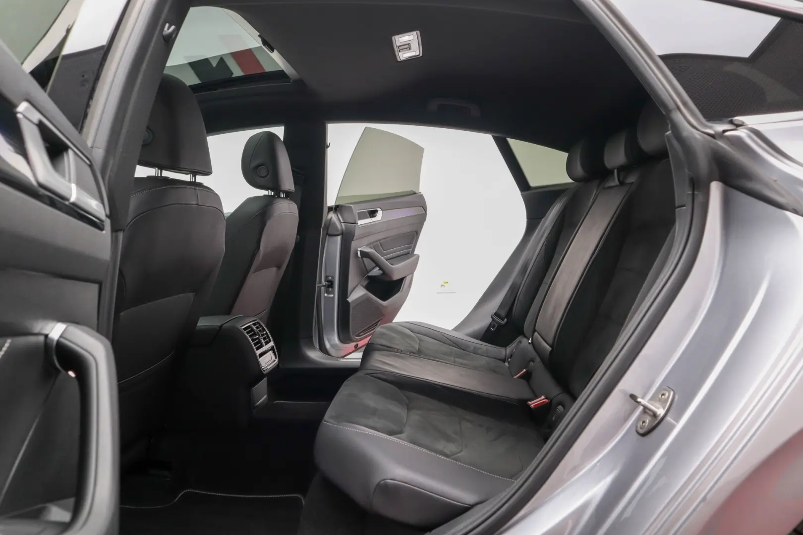 Arteon eHybrid R Line DSG IQ Light Masaj Ambientale ACC