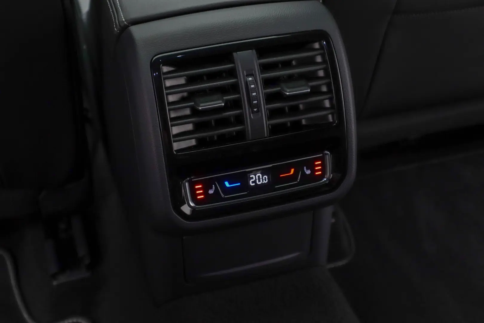 Arteon eHybrid R Line DSG IQ Light Masaj Ambientale ACC