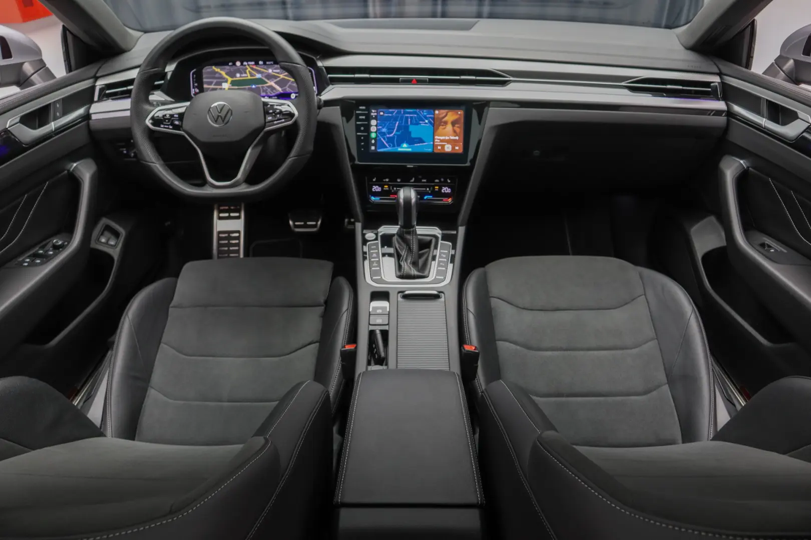 Arteon eHybrid R Line DSG IQ Light Masaj Ambientale ACC